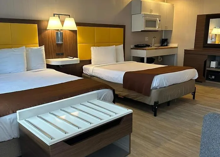 The Burgundy And Motel 2*