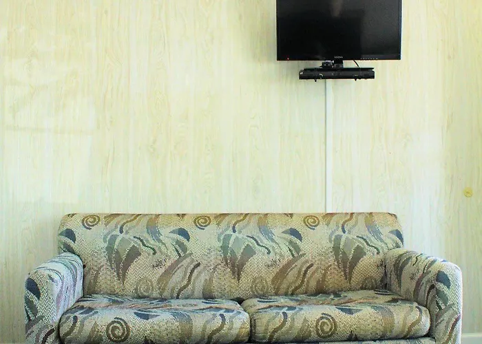 The Burgundy And Motel