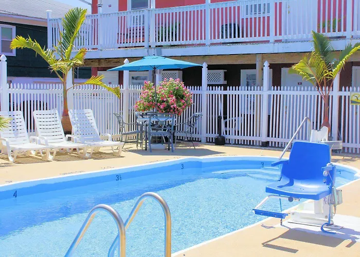 Motel The Burgundy And 2*